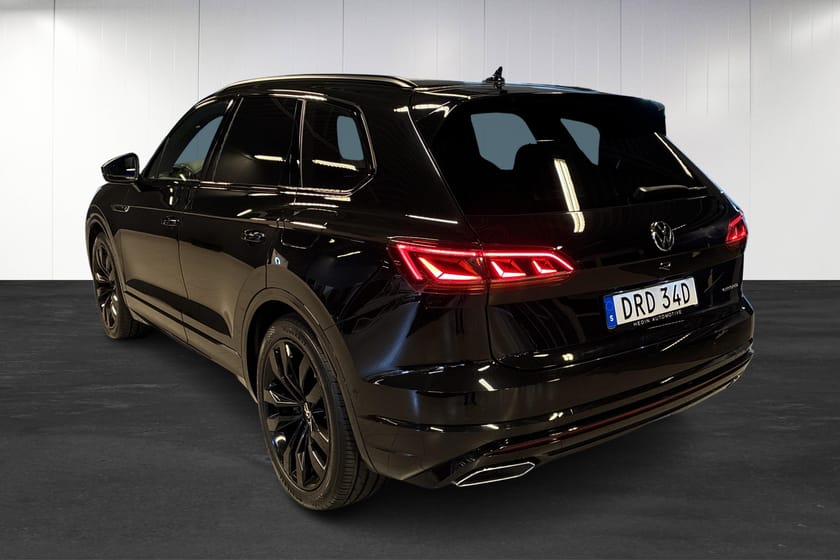 Bild 4 av Volkswagen Touareg R eHybrid 3.0 V6 TSI | Pano | 360 | Drag | Helläder |