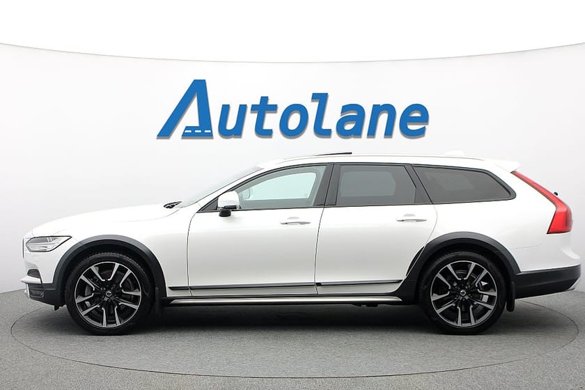 Bild 5 av Volvo V90 Cross Country D4 AWD Polestar, Pano, B&W, HUD, 360°, 20", Drag