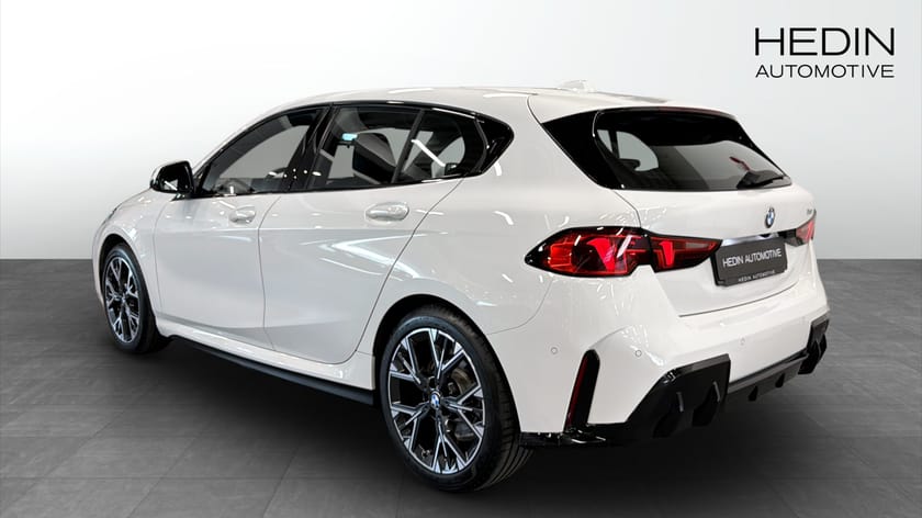 Bild 2 av BMW 120 M Sport Backkamera