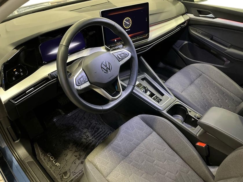 Bild 4 av Volkswagen Golf LIFE eTSI150 P-VÄRMARE/VINTERHJUL/BACKKAMERA