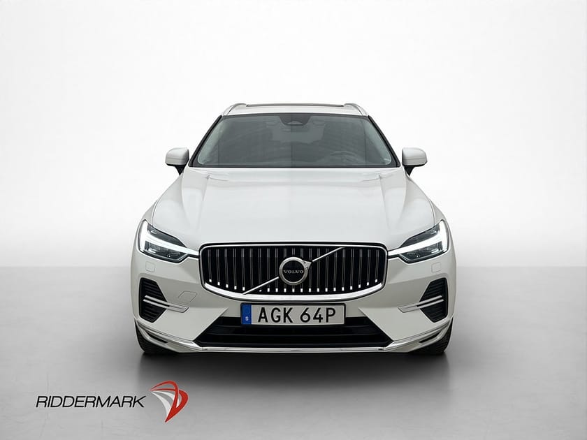 Bild 2 av Volvo XC60 Recharge T6 AWD Core Bright Pano Värm Kamera Drag