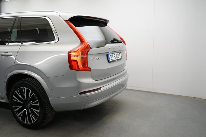 Bild 3 av Volvo XC90 7 Säten Recharge T8 Ultimate Bright, Dragkrok, HarmanKardon PremiumSound, Navigation