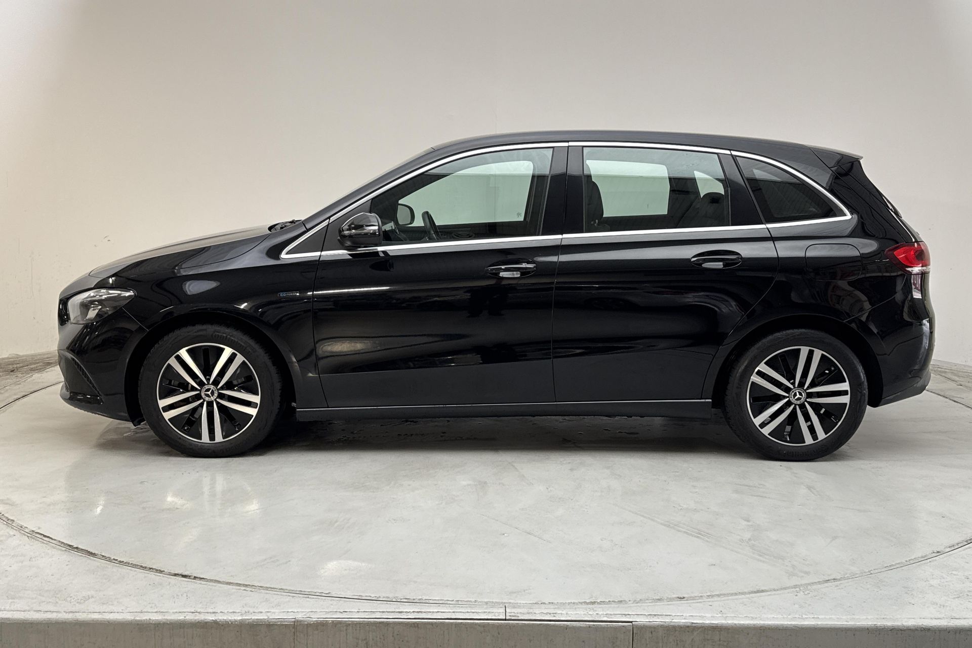 Mercedes-Benz B 250 e 2021, photo 2/10