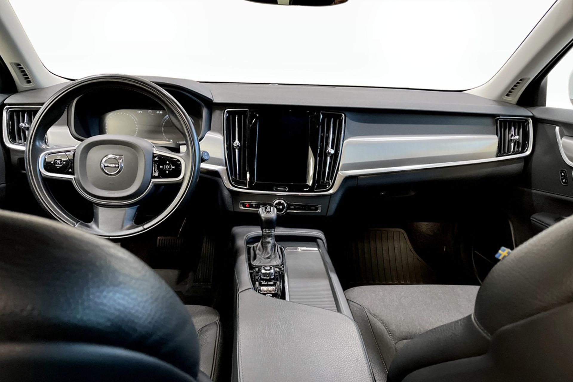 Volvo V90 D4 Momentum Advanced SE 2019, bild 4/9