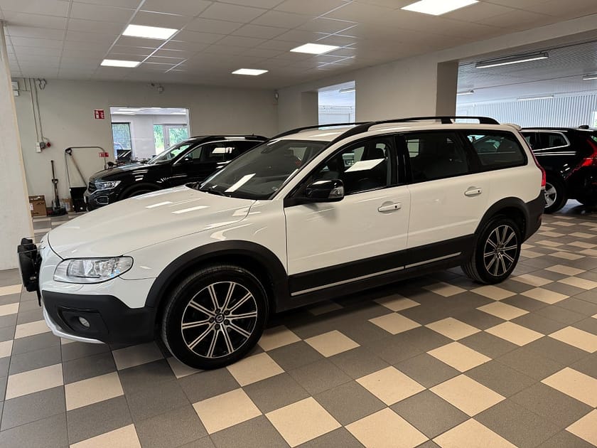 Bild 2 av Volvo XC70 D4 AWD Geartronic Sport Helskinn VOC 181 Hk VOC Drag