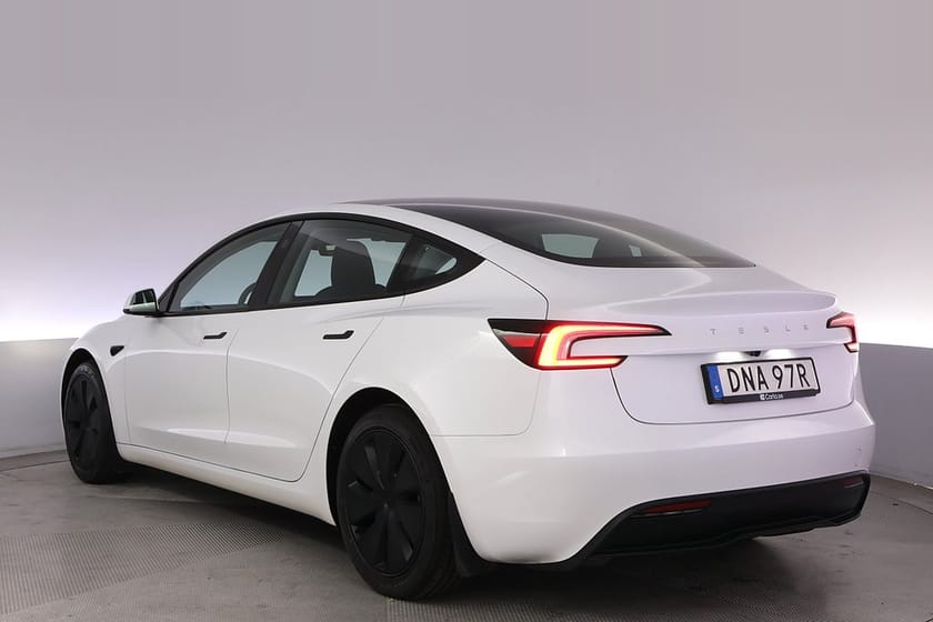 Bild 4 av Tesla Model 3 Standard Range Highland Autopilot Panorama