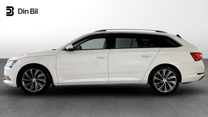 Bild 2 av Škoda Superb Kombi L&K TDI190 DSG 4X4 / Drag / Värmare / Pano