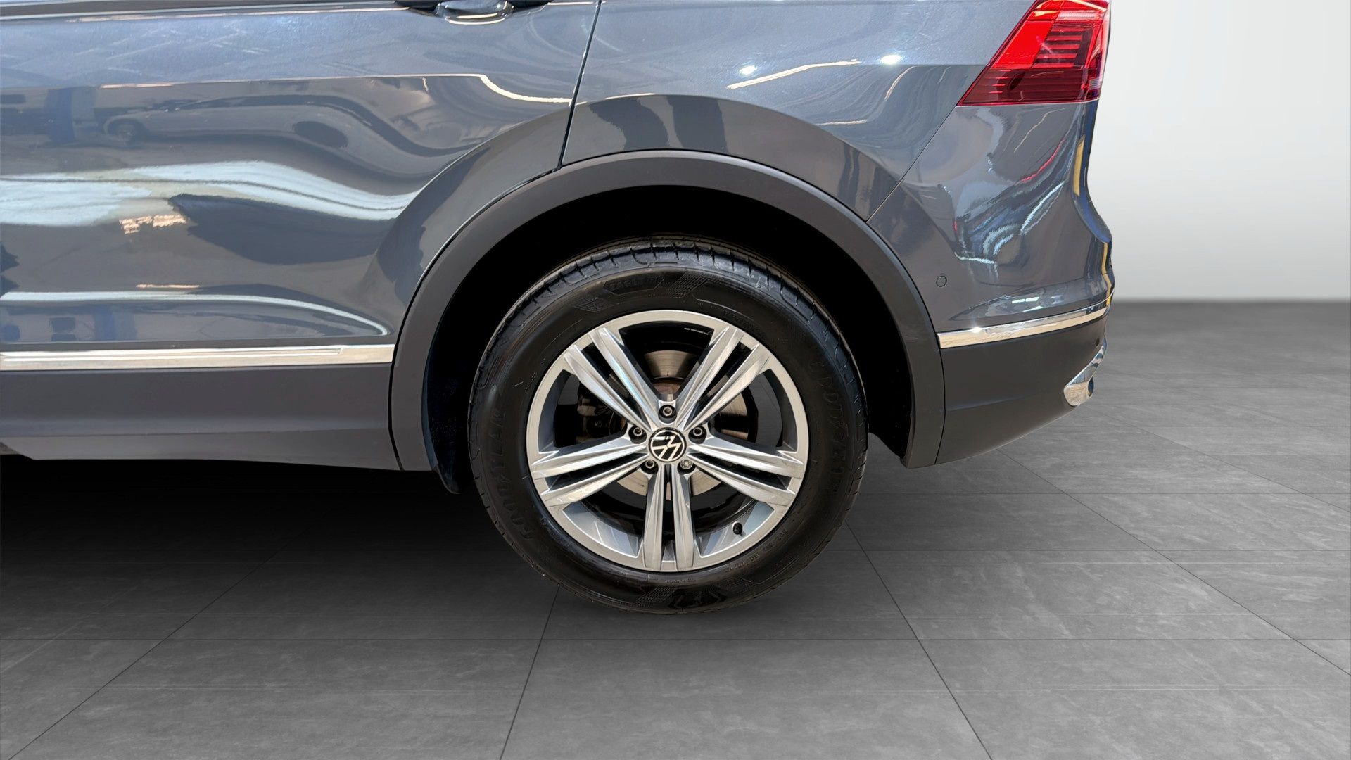 Volkswagen Tiguan 2021, bild 6/10