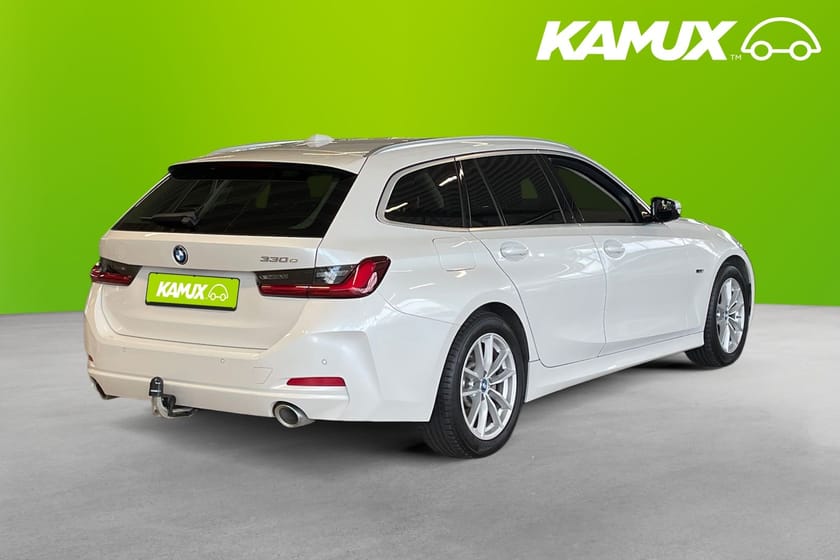 Bild 2 av BMW 330e Touring Widescreen Navi Drag Moms 292hk