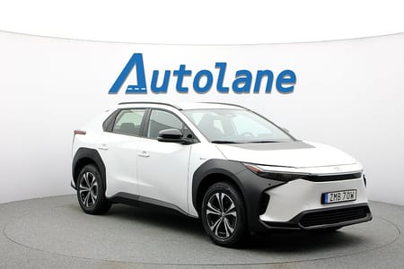 Toyota bZ4X 71.4 kWh Adaptiv, B-kamera, Carplay, MOMS 204hk