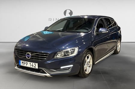 Volvo V60 D3 136 HK MOMENTUM DRAG NAVI D-VÄRM KAMREM BYTT 16"