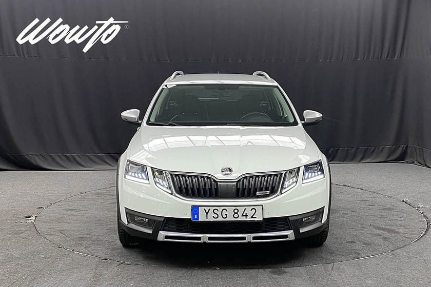 Bild 2 av Škoda Octavia Scout Skoda 2.0 TDI SCR 4x4 DSG 150HK Adventure Drag