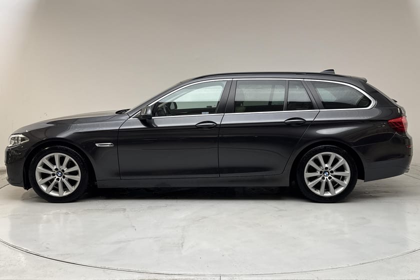 Bild 2 av BMW 530d xDrive Touring 530 Touring, F11 (258hk) Sportpaket Drag