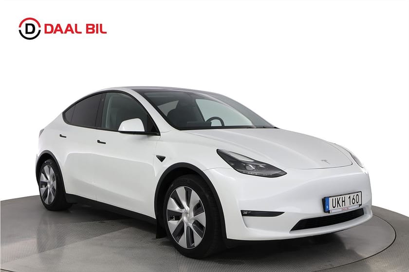 Bild 3 av Tesla Model Y Long Range AWD 514HK PREMIUM PANO VÄRMARE DRAG B-KAMERA