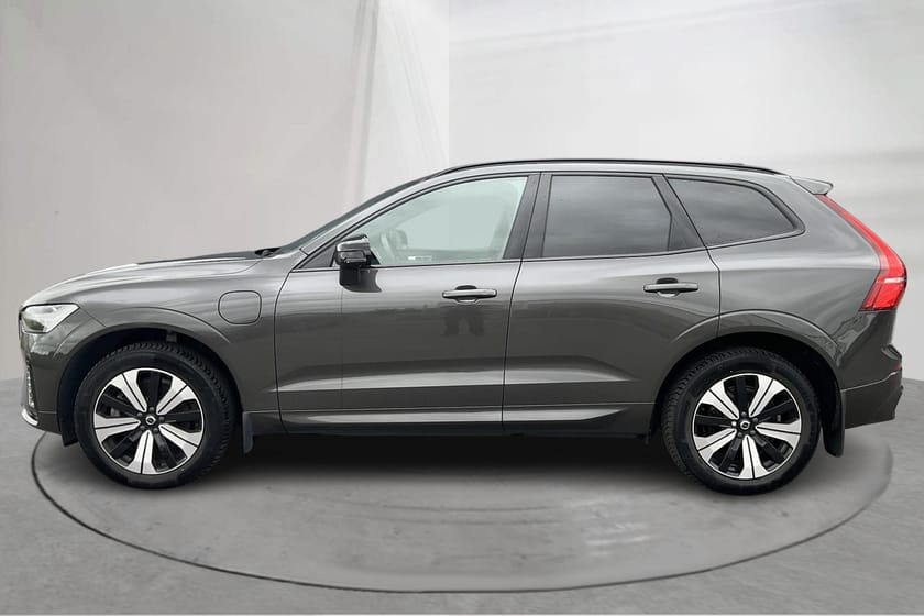Bild 2 av Volvo XC60 T6 AWD Recharge 350hk Plus Dark H/K Panorama