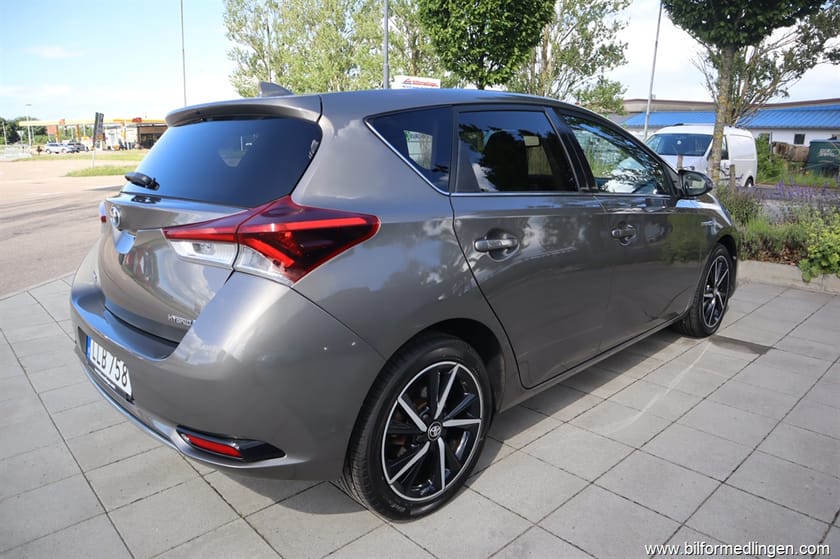 Bild 3 av Toyota Auris Hybrid 1.8 HSD FWD MHEV 136hk Aut Svensksåld