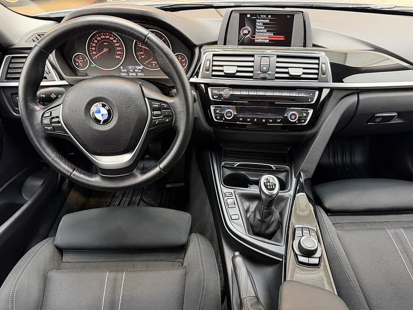 Bild 5 av BMW 318d xDrive Touring 318 150hk Sport line Dragkrok FIN