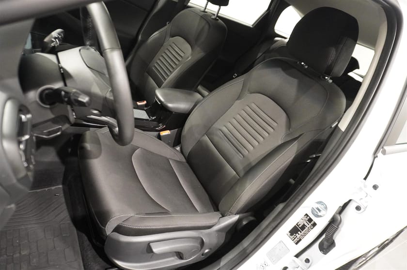 Bild 4 av Hyundai i30 Kombi 1.0 Automat 100hk Backkamera CarPlay Rattvärme