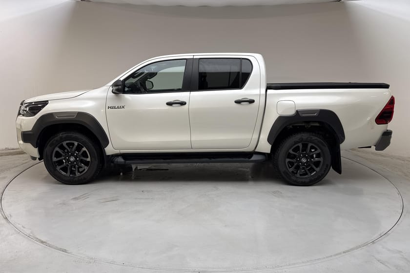 Bild 2 av Toyota Hilux Dubbelhytt 2.8 D 4WD (204hk) Invincible Läder Drag