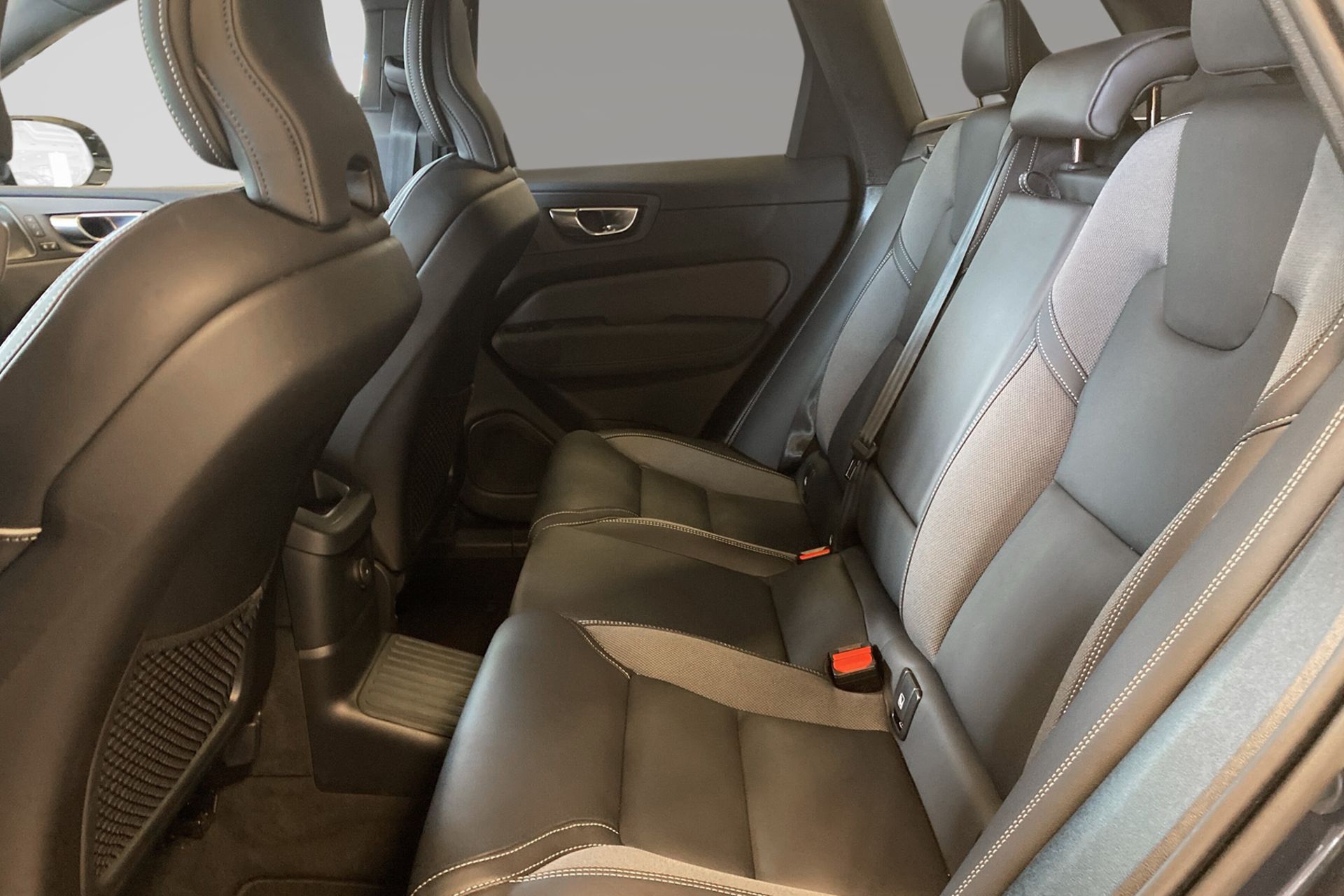 Volvo XC60 2026, bild 7/17