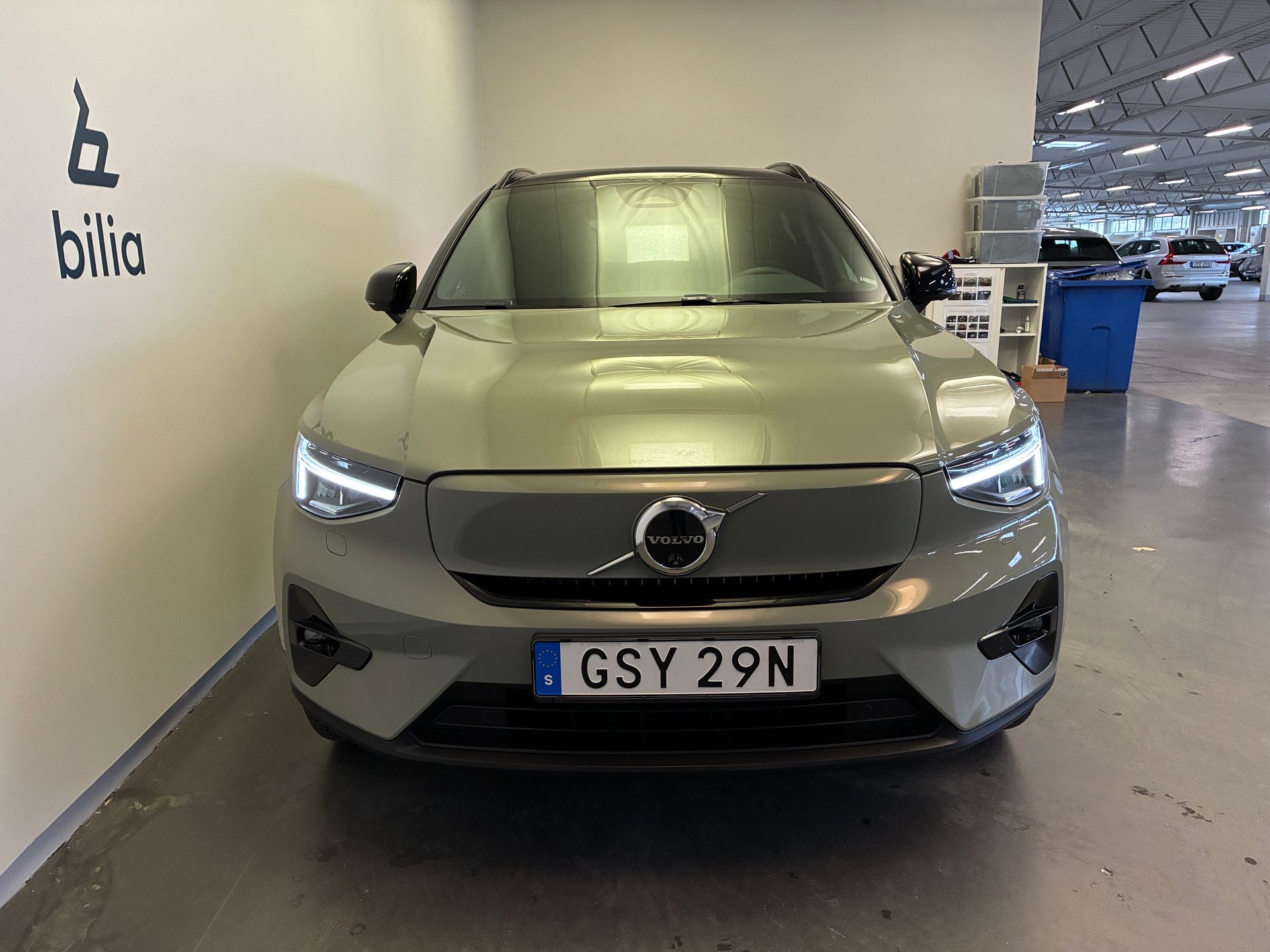 Volvo XC40 2024, photo 2/10