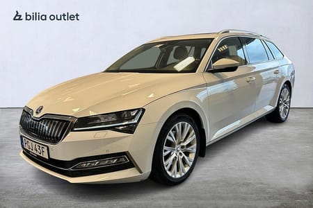 Škoda Superb iV Kombi Skoda Business Ed. Style 218hk / Drag Värmare Pano