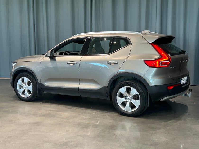 Bild 3 av Volvo XC40 B4 FWD Bensin Mom Adv Navi Pro Edt *DRAG/V-HJUL*