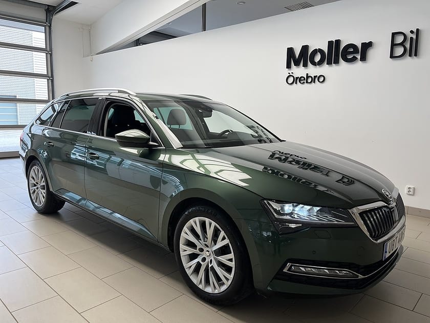 Bild 1 av Škoda Superb Kombi Skoda Combi STYLE 2,0 TDI 190hk 4X4 I Bkamera I Drag I Värmare