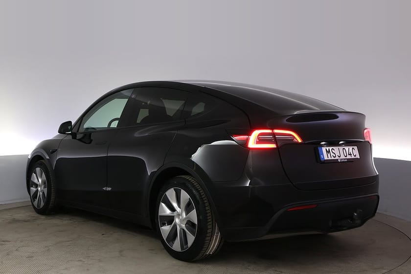 Bild 4 av Tesla Model Y Long Range AWD Autopilot Pano Drag