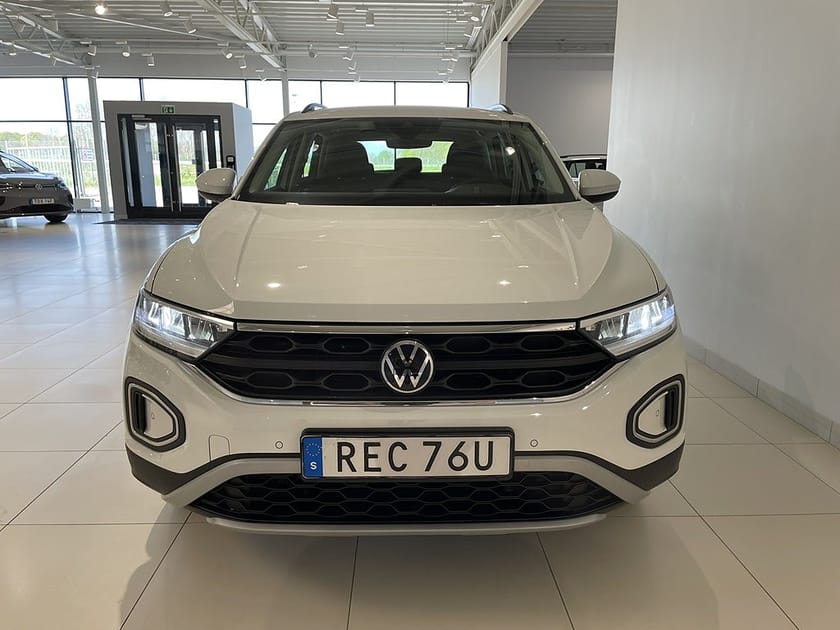 Bild 3 av Volkswagen T-Roc TSI 110 Värmare Navigation Nyservad