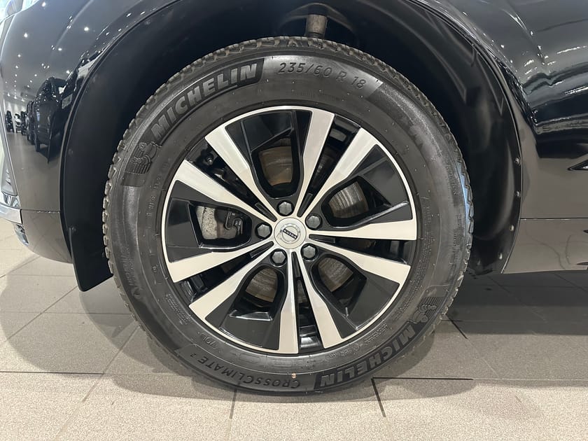 Bild 5 av Volvo XC60 Recharge T6 Core Edition / Dragkrok / Panoramatak / Backkamera/
