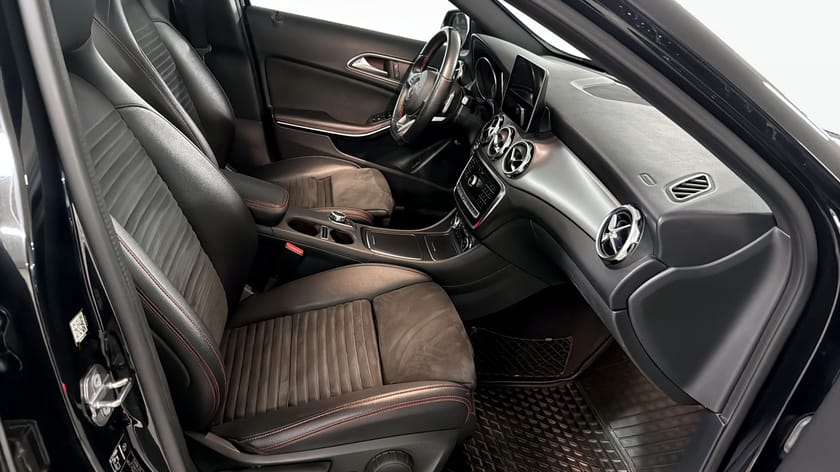 Bild 3 av Mercedes-Benz GLA 220 4MATIC 4M
