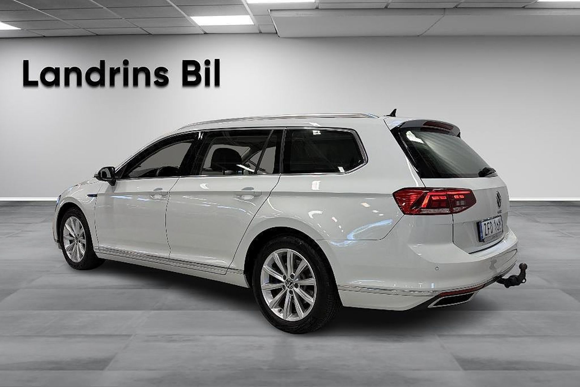 Volkswagen Passat 2023, bild 6/10
