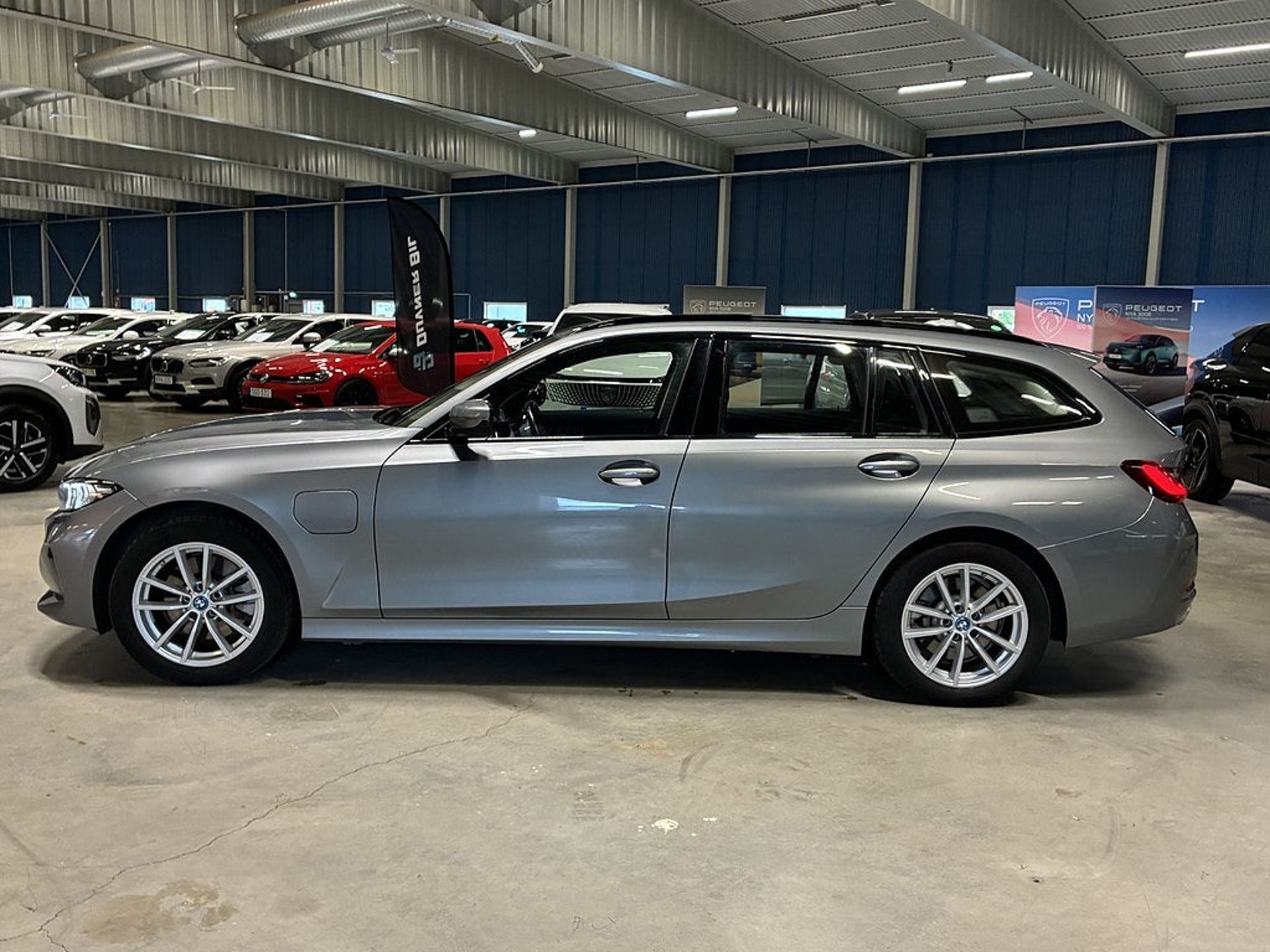 BMW 330 e xDrive Touring 2024, bild 7/10