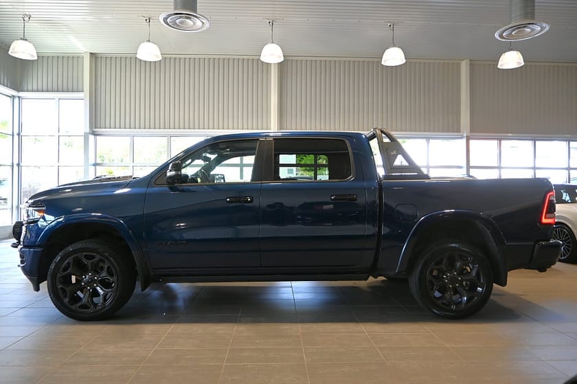 Bild 2 av RAM 1500 Crew Cab 5.7 V8 HEMI Flex Fuel 4x4 Limited Night