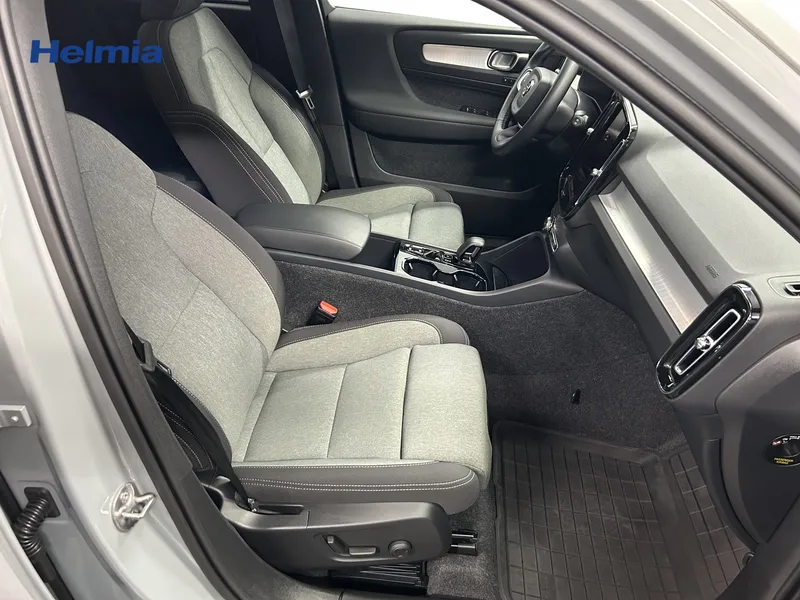 Bild 11 av 16 – Volvo XC40 B3 FWD Bensin Plus Dark