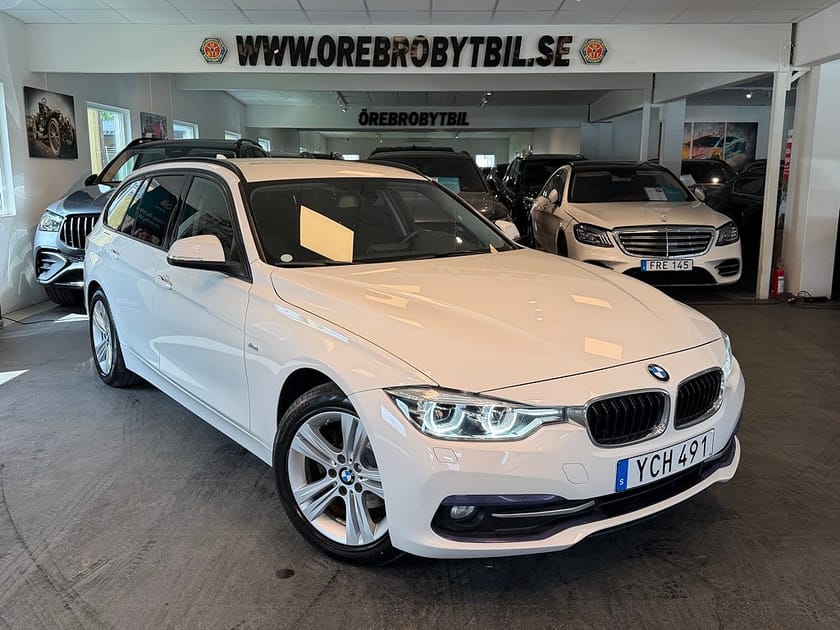 Bild 1 av BMW 318d Touring Steptronic Sport line Drag Lågmil LCI 150hk