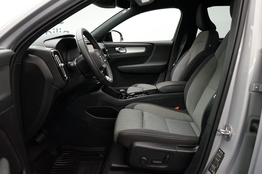 Bild 5 av Volvo XC40 Recharge T4 Plus Dark, Dragkrok, Baklucka elmanövrerad