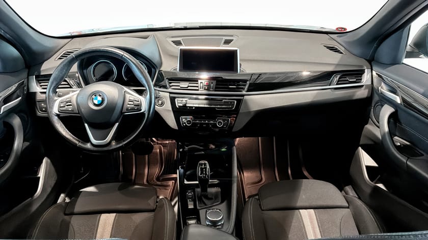Bild 4 av BMW X1 sDrive20i F48 Navi Plus / Bluetooth