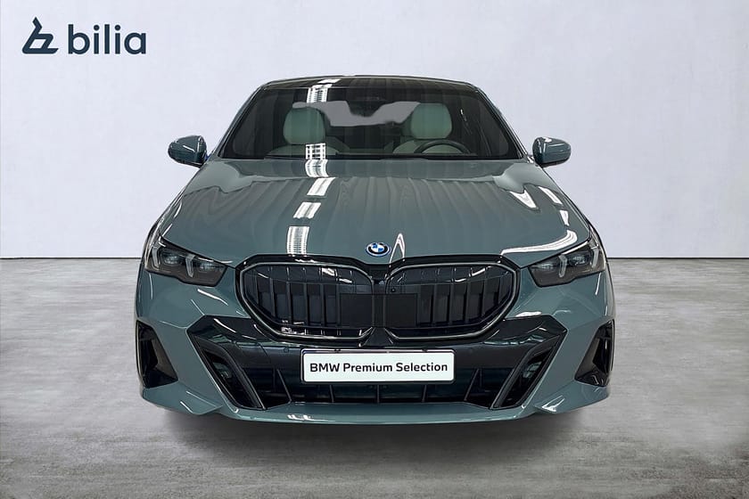 Bild 5 av BMW 550e xDrive Sedan M-Sport Pro | Drag | Aktiv farth. | B&W