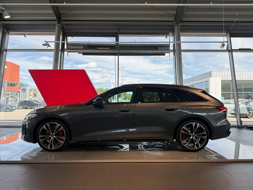 Bild 2 av Audi A5 Avant e-hybrid quattro 270 kW / 367 HK S line S tronic