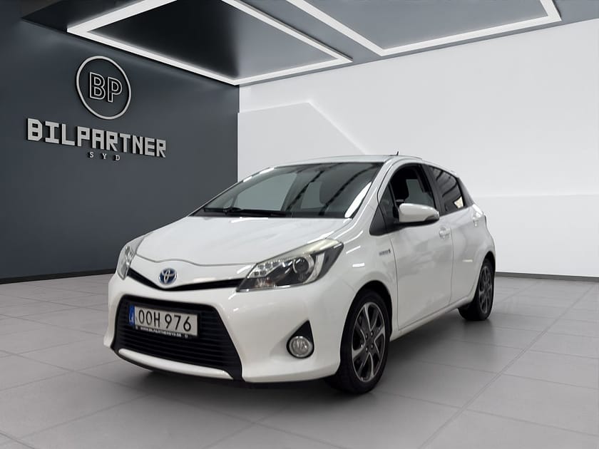 Bild 1 av Toyota Yaris Hybrid e-CVT Edition 50/Ny Servad/Ny Besiktad
