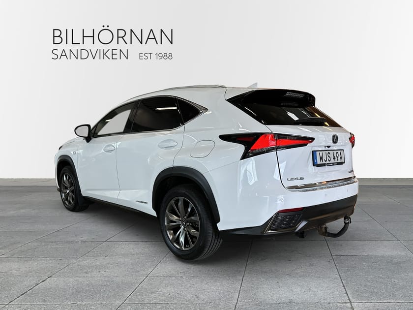 Bild 2 av Lexus NX 300h AWD NX300h F-Sport Vinterhjul Dragkrok Motorvärmare