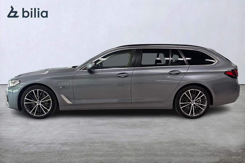 Bild 3 av BMW 530e xDrive Touring | Head-Up | Tonade rutor | Adaptiva LED