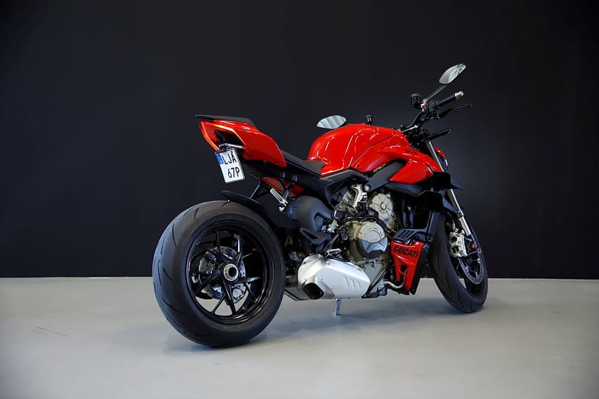 Bild 3 av Ducati Streetfighter V4 DQS, 208hk, 2024
