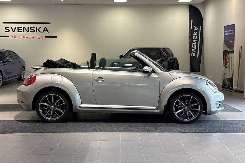 Bild 2 av Volkswagen Beetle Cabriolet 1.2 Turbo TSI 105hk/Carplay/Design/Låga mil