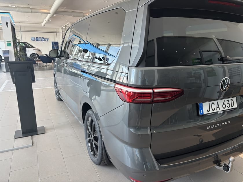 Bild 5 av Volkswagen Multivan eHybrid 4M LIFE HJULBAS: 3124 MM LÅNGT ÖVERHÄNG MOTO