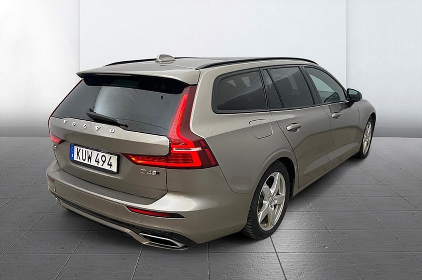 Bild 5 av Volvo V60 D4 AWD Aut R-Design Pano Navi Värmare Delläder MOMS