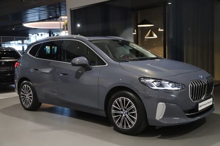BMW 230e xDrive Active Tourer / PANO / Läder / HUD / HK