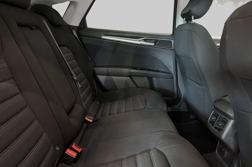 Bild 5 av Ford Mondeo 1.5 EcoBoost 160hk 1 Brukare M-Värmare Drag
